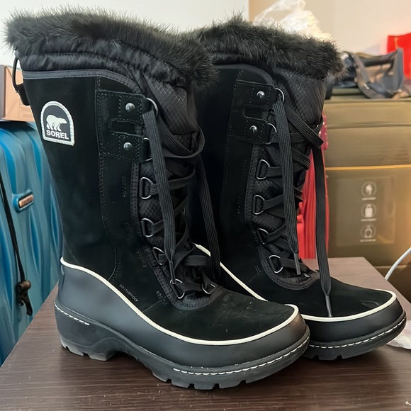 Knee length boots - Picture 3 of 4